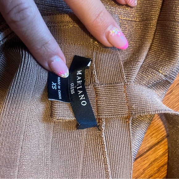 GUESS by marciano Gold Muse Bandage Gown size Xs - Picture 8 of 10